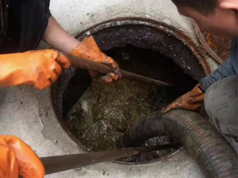 岳西清理化粪池时如何避免沼气的危害?